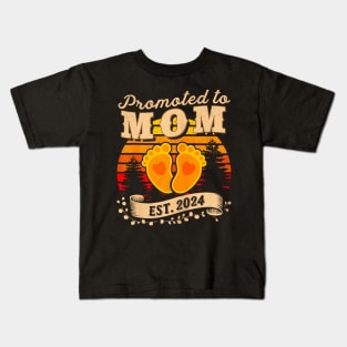 Promoted to Mom Est 2024 New Mommy Mother's Day Kids T-Shirt
